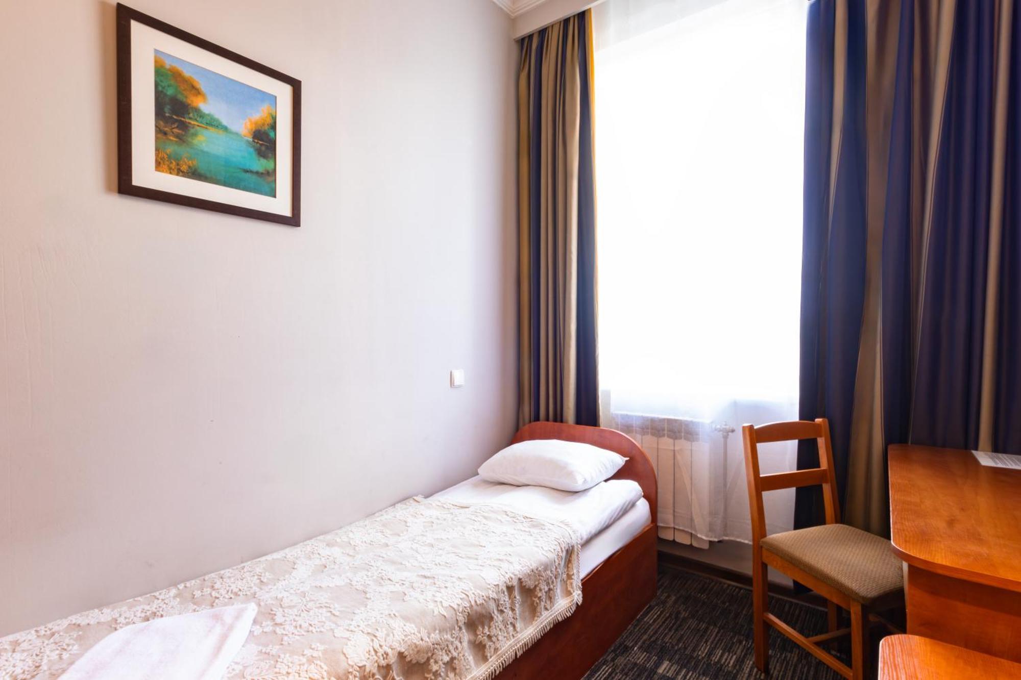 Noclegi Stadion Bed & Breakfast Warsaw Exterior photo
