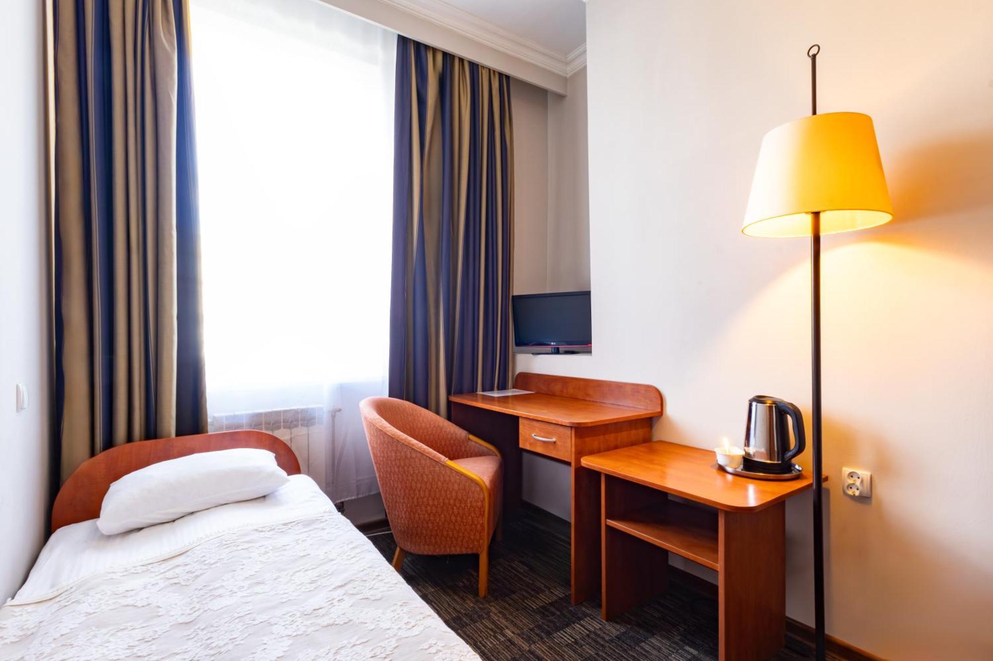 Noclegi Stadion Bed & Breakfast Warsaw Exterior photo