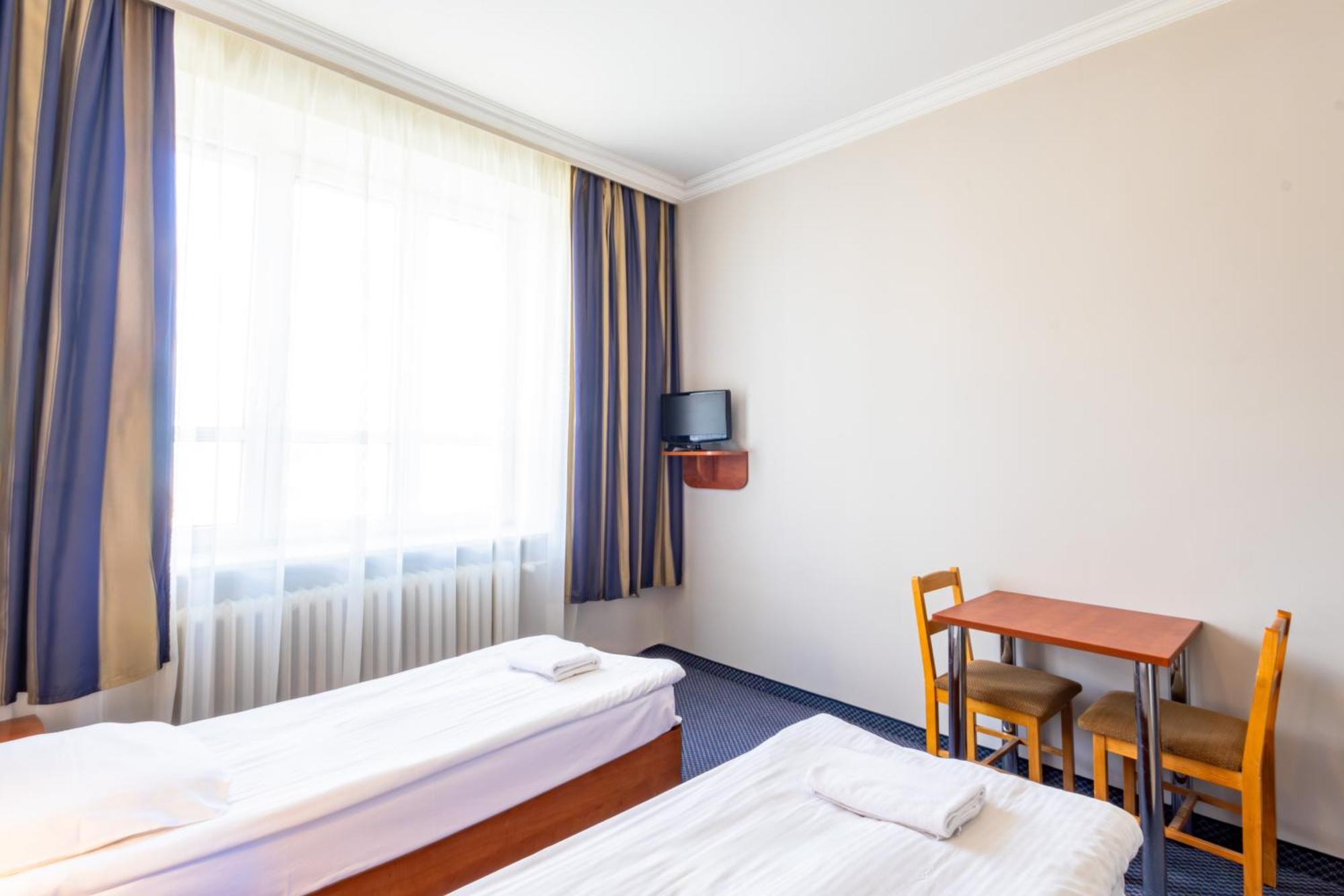 Noclegi Stadion Bed & Breakfast Warsaw Exterior photo