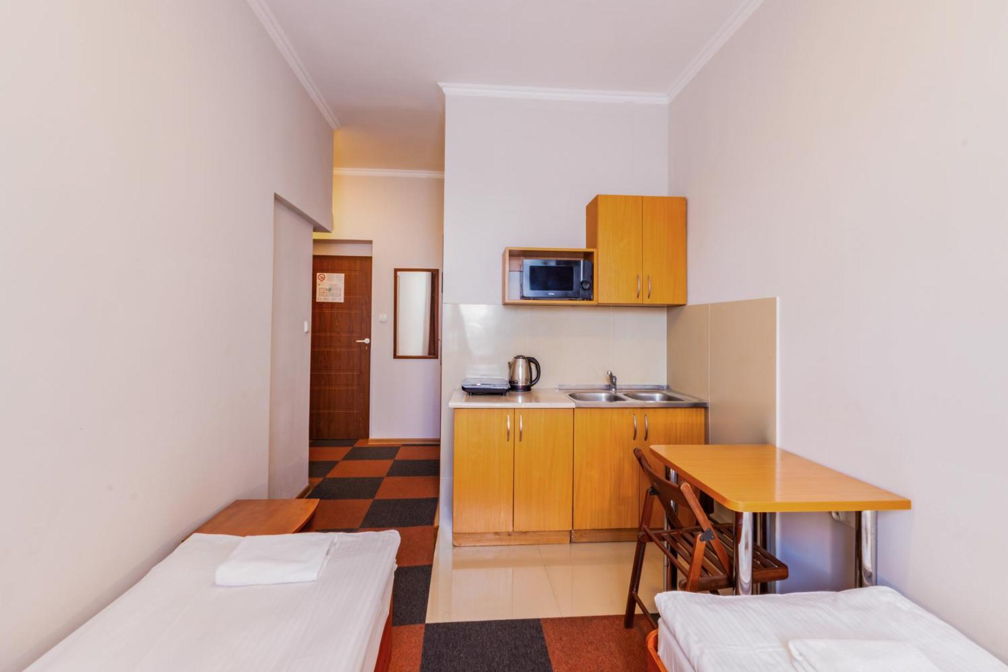 Noclegi Stadion Bed & Breakfast Warsaw Exterior photo